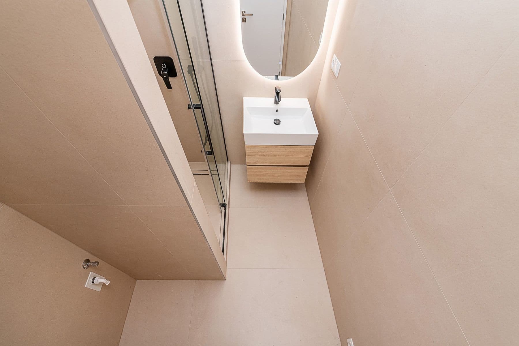 Predaj bytu 3-izbový 85 m², Hořejší nábřeží, Praha, Praha Predaj bytu 3-izbový 85 m², Hořejší nábřeží, Praha, Praha