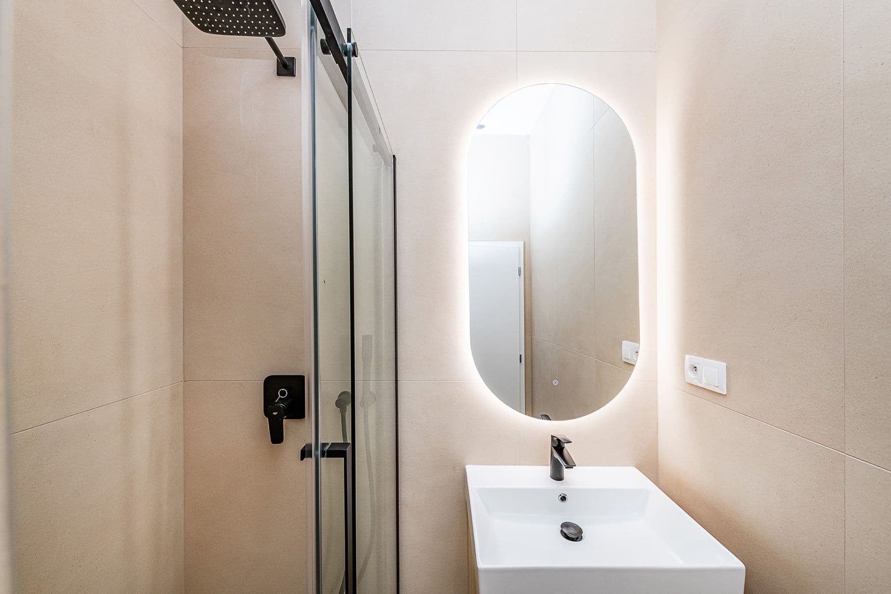 Predaj bytu 3-izbový 85 m², Hořejší nábřeží, Praha, Praha Predaj bytu 3-izbový 85 m², Hořejší nábřeží, Praha, Praha