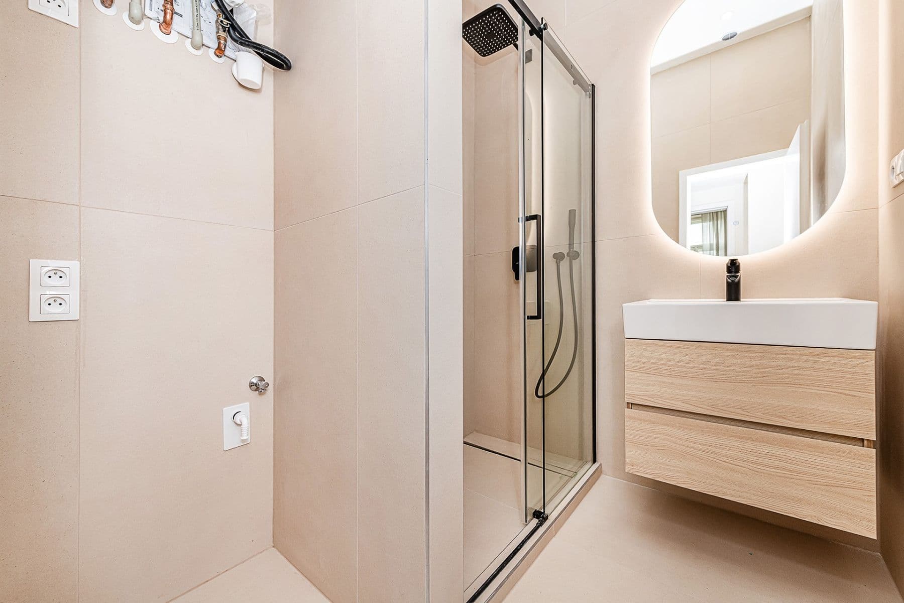 Predaj bytu 3-izbový 85 m², Hořejší nábřeží, Praha, Praha Predaj bytu 3-izbový 85 m², Hořejší nábřeží, Praha, Praha