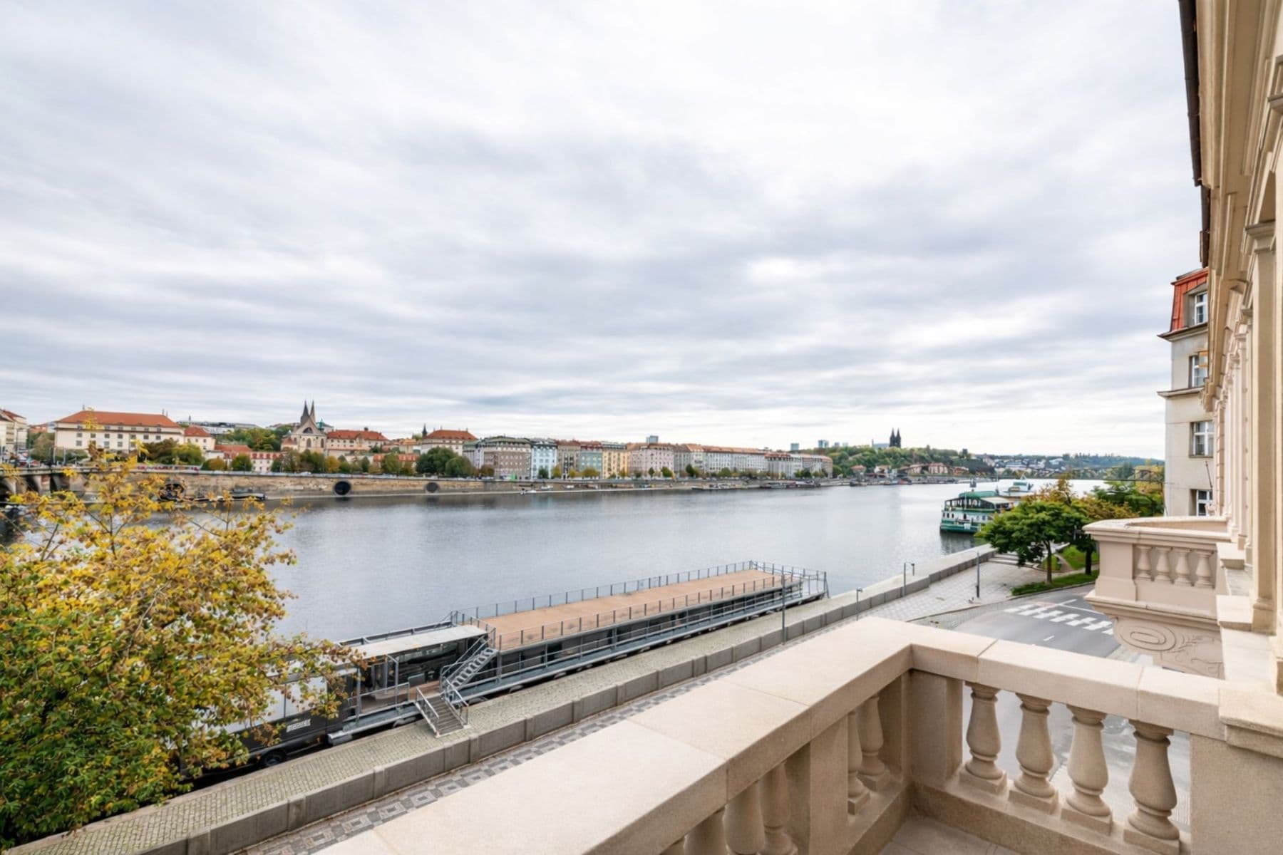 Predaj bytu 3-izbový 85 m², Hořejší nábřeží, Praha, Praha Predaj bytu 3-izbový 85 m², Hořejší nábřeží, Praha, Praha