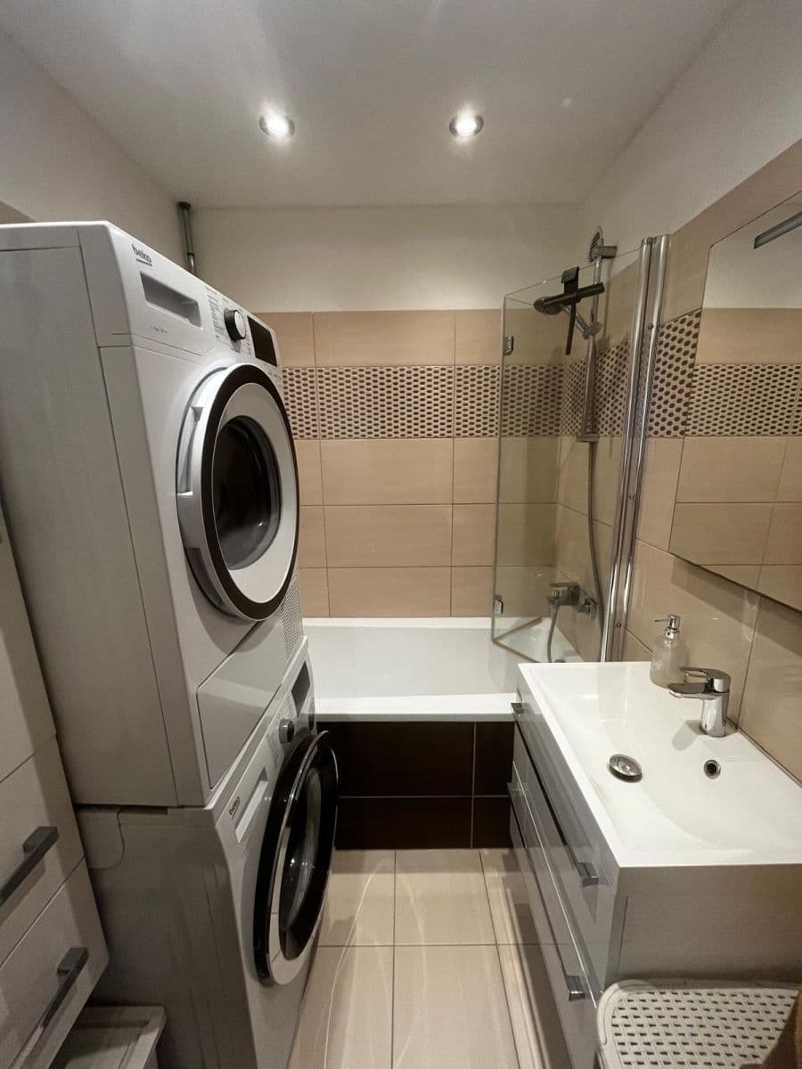 Predaj bytu 3-izbový 72 m², Břeclavská, Plzeň, Plzeňský kraj Predaj bytu 3-izbový 72 m², Břeclavská, Plzeň, Plzeňský kraj