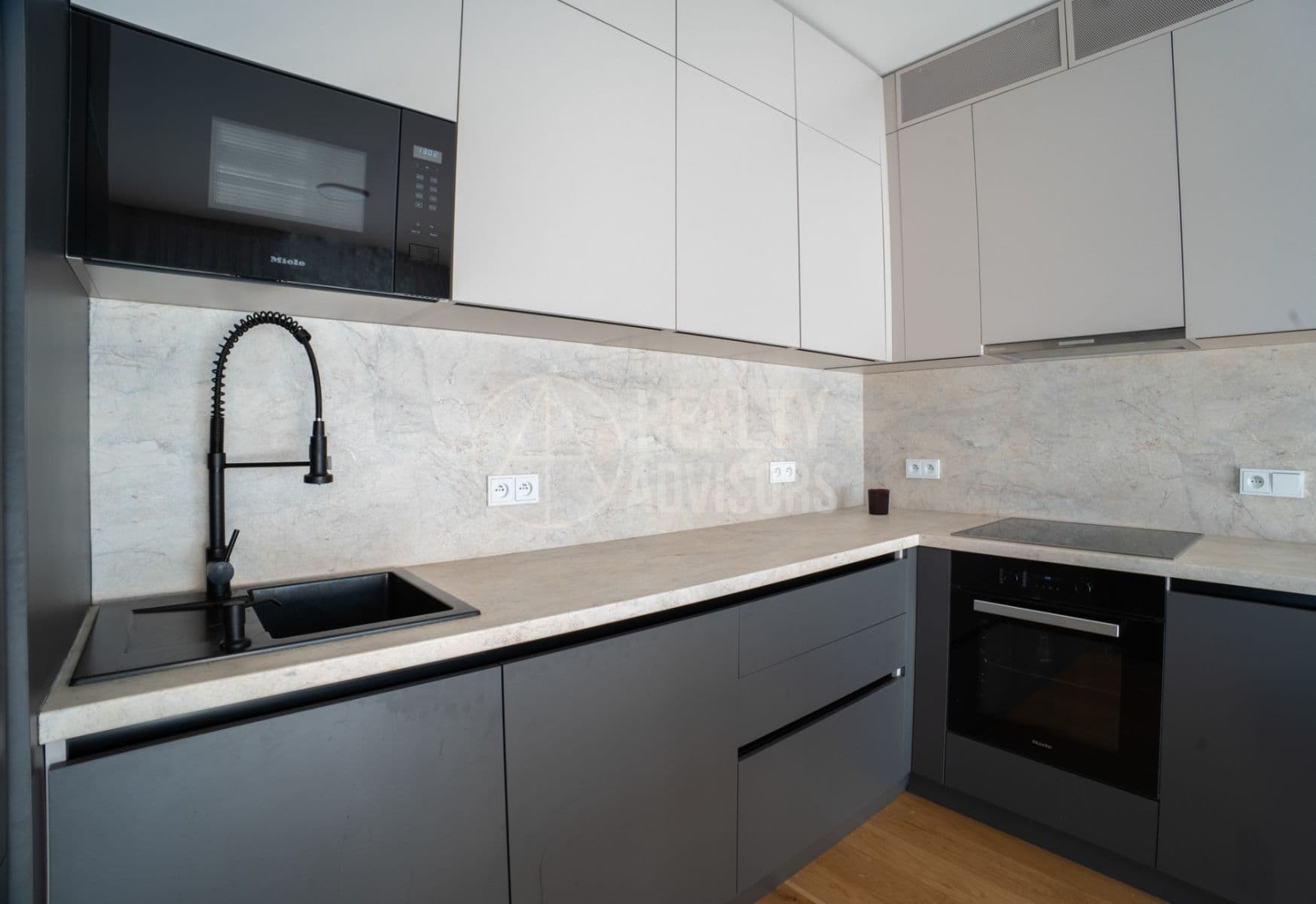 Predaj bytu 3-izbový 60 m², Československého exilu, Praha, Praha Predaj bytu 3-izbový 60 m², Československého exilu, Praha, Praha