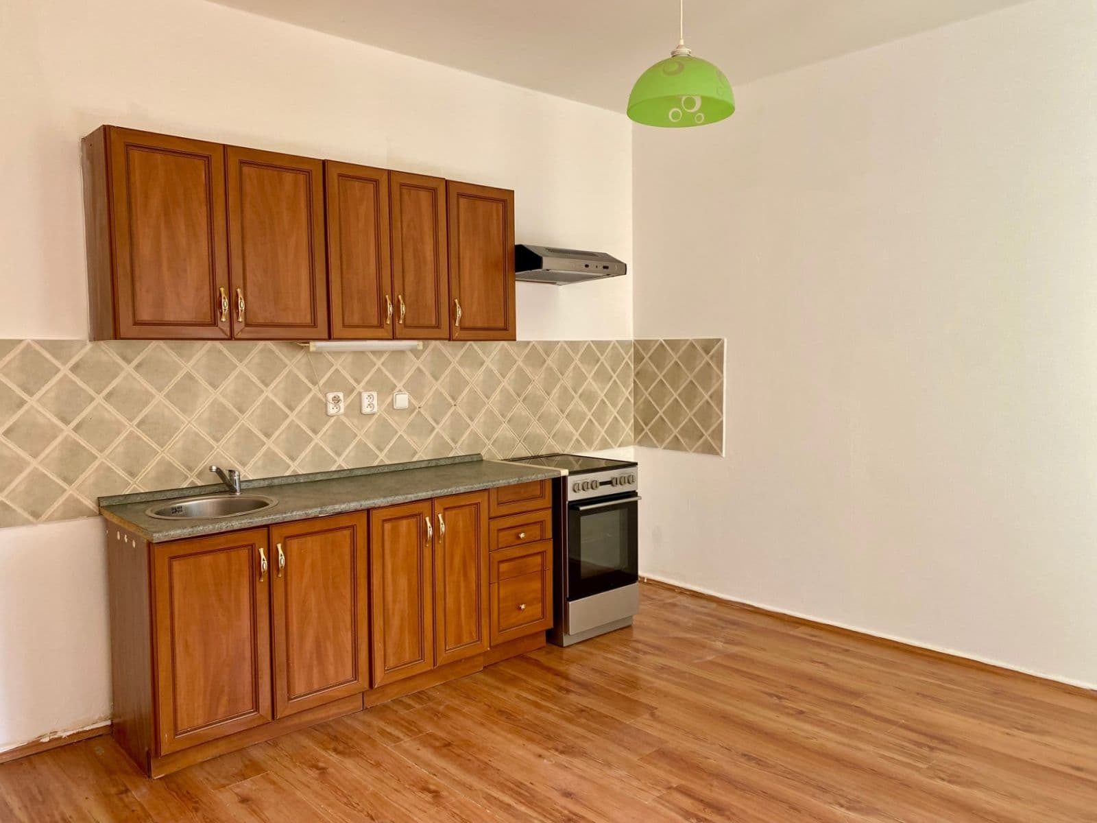 Predaj bytu 2-izbový 60 m², Rakouská, Milovice, Středočeský kraj Predaj bytu 2-izbový 60 m², Rakouská, Milovice, Středočeský kraj