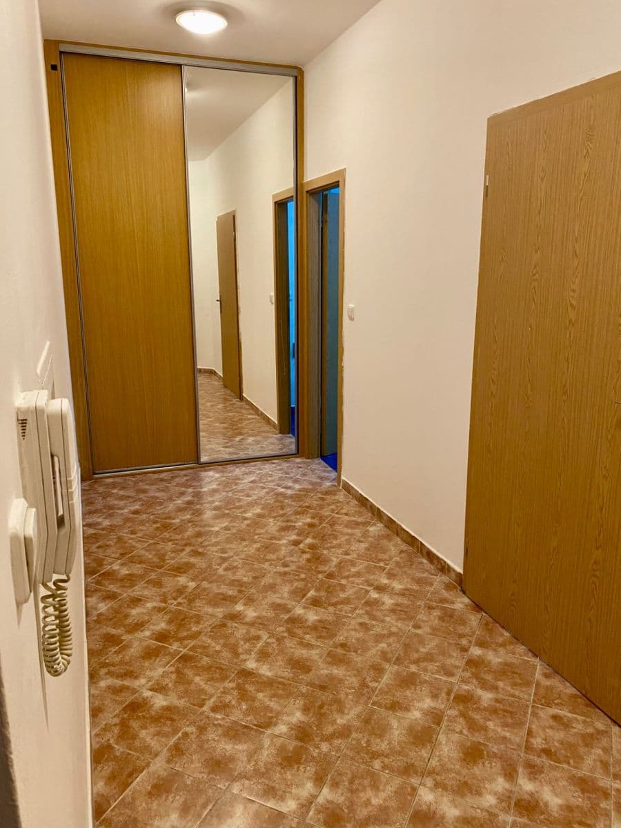 Predaj bytu 2-izbový 60 m², Rakouská, Milovice, Středočeský kraj Predaj bytu 2-izbový 60 m², Rakouská, Milovice, Středočeský kraj