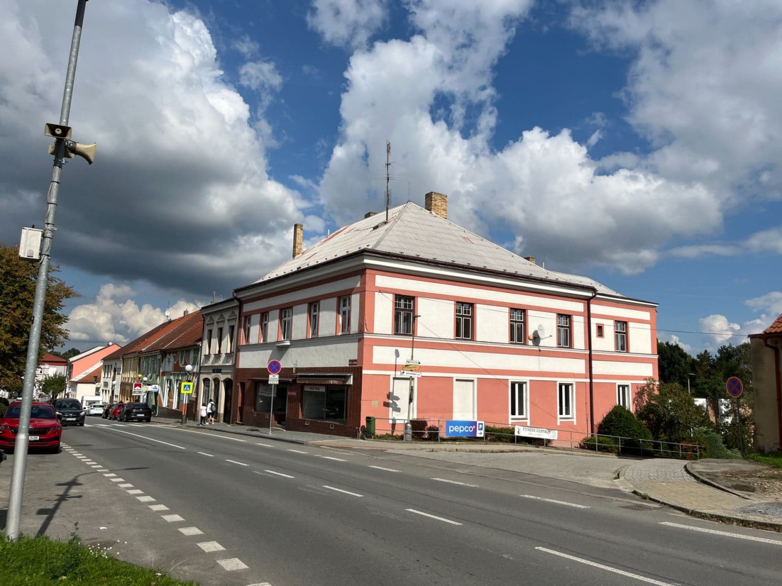 Predaj nebytového priestoru 360 m², náměstí T. G. Masaryka, Veselí nad Lužnicí, Jihočeský kraj Predaj nebytového priestoru 360 m², náměstí T. G. Masaryka, Veselí nad Lužnicí, Jihočeský kraj