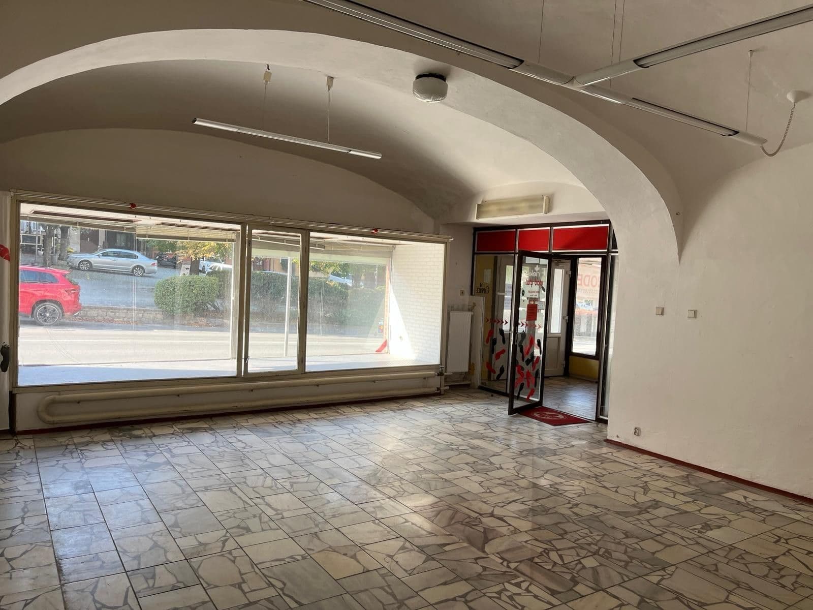 Predaj nebytového priestoru 360 m², náměstí T. G. Masaryka, Veselí nad Lužnicí, Jihočeský kraj Predaj nebytového priestoru 360 m², náměstí T. G. Masaryka, Veselí nad Lužnicí, Jihočeský kraj