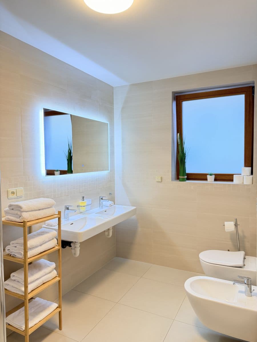 Prenájom bytu 107 m², Do Chuchle, Praha, Praha Prenájom bytu 107 m², Do Chuchle, Praha, Praha