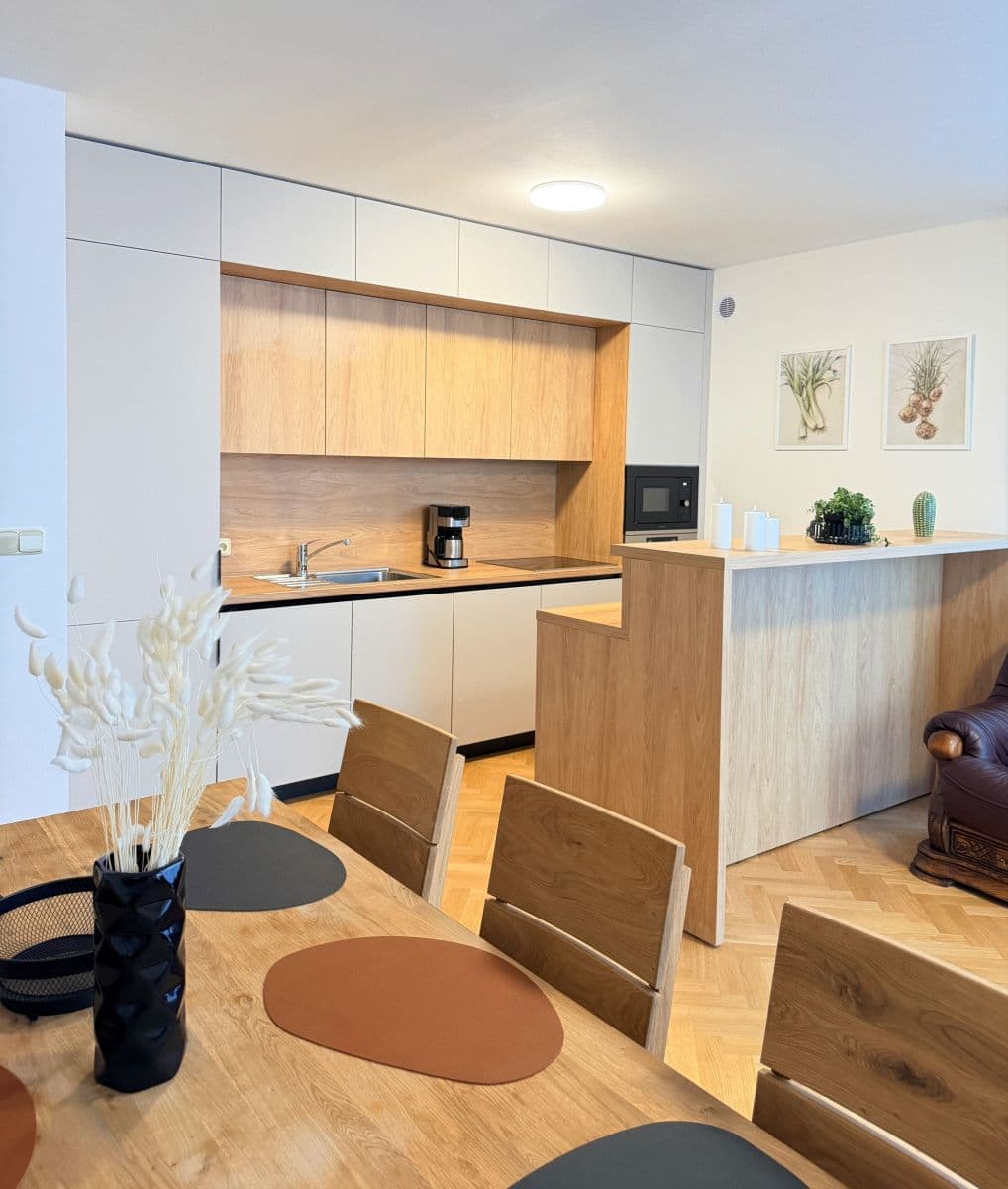 Prenájom bytu 116 m², Do Chuchle, Praha, Praha Prenájom bytu 116 m², Do Chuchle, Praha, Praha