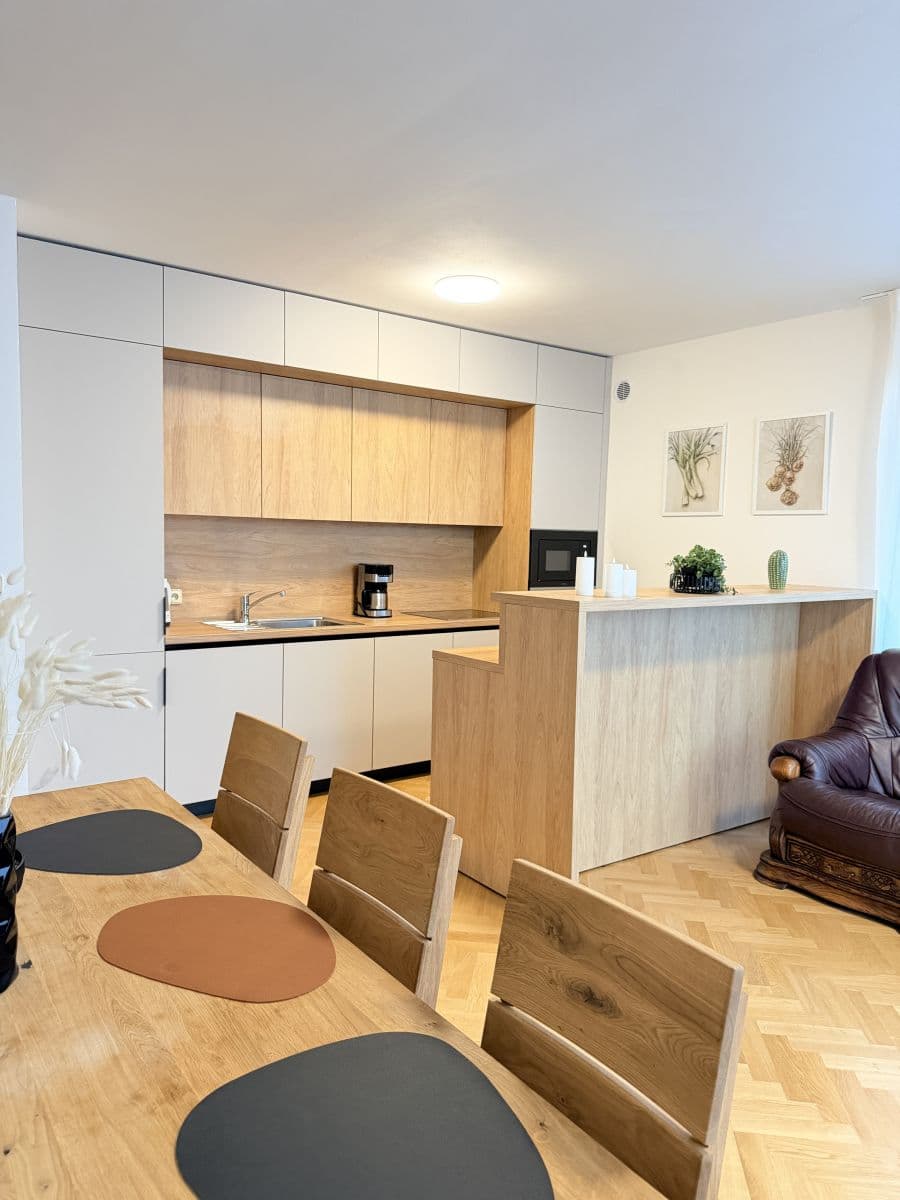 Prenájom bytu 116 m², Do Chuchle, Praha, Praha Prenájom bytu 116 m², Do Chuchle, Praha, Praha