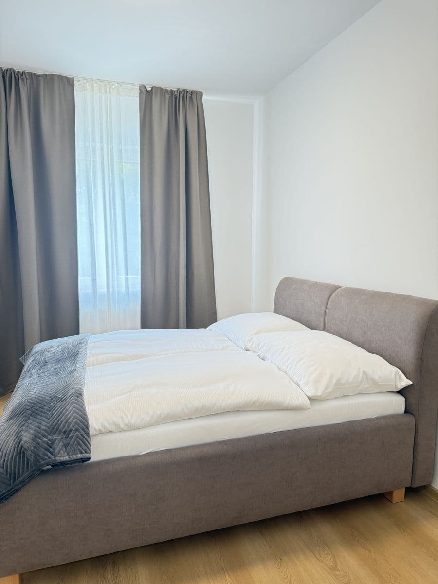 Prenájom bytu 44 m², Zbraslavská, Praha, Praha Prenájom bytu 44 m², Zbraslavská, Praha, Praha