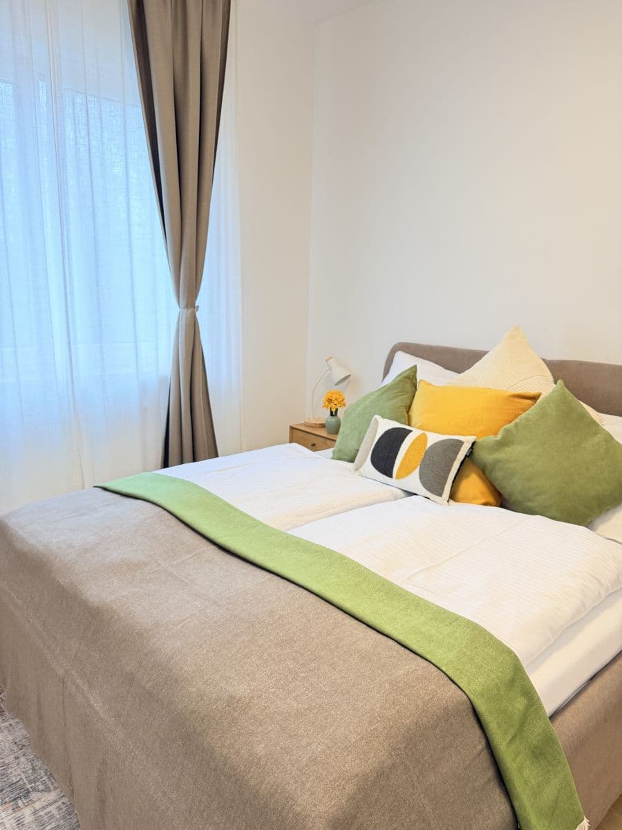 Prenájom bytu 44 m², Zbraslavská, Praha, Praha Prenájom bytu 44 m², Zbraslavská, Praha, Praha