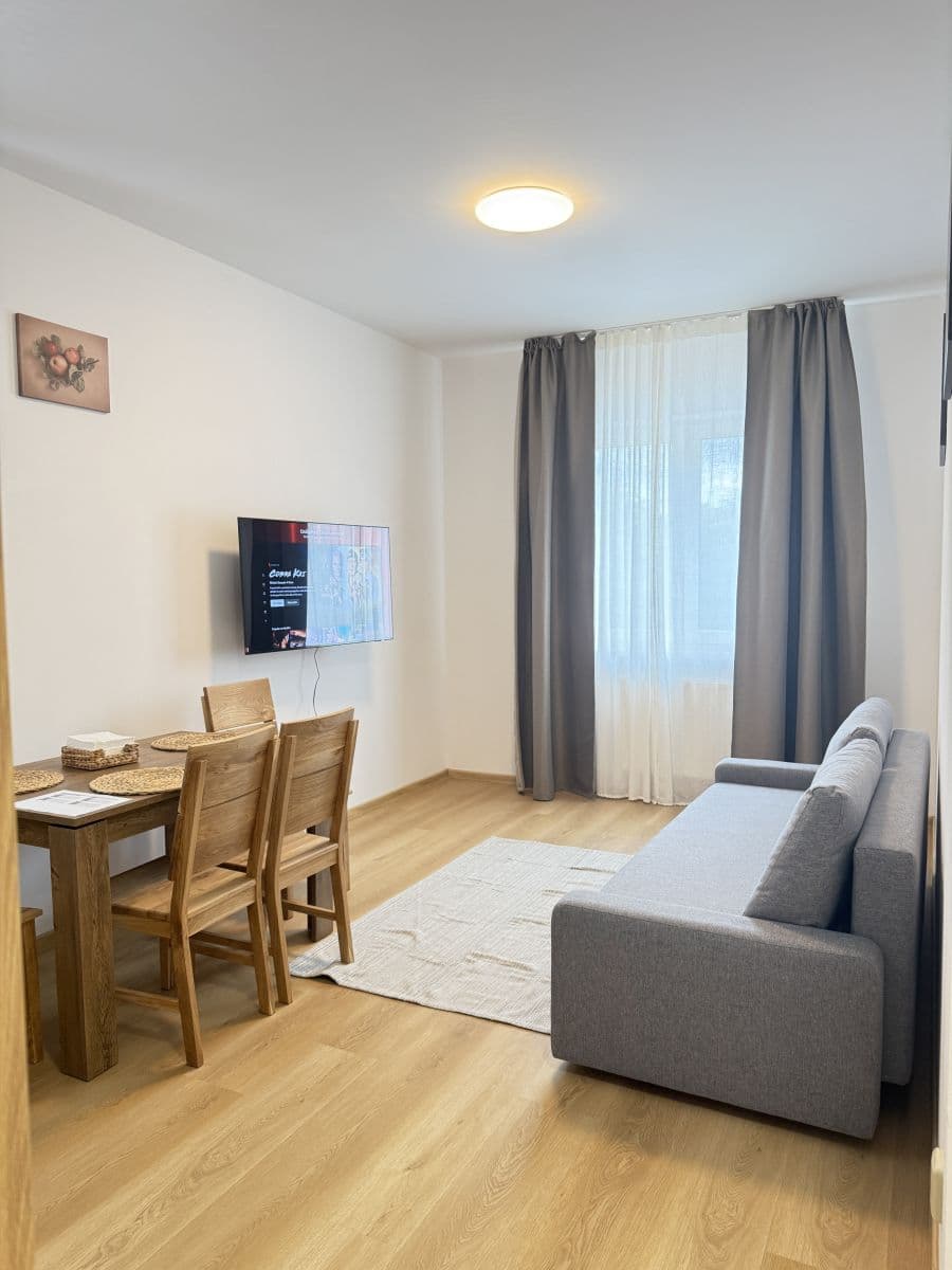 Prenájom bytu 44 m², Zbraslavská, Praha, Praha Prenájom bytu 44 m², Zbraslavská, Praha, Praha