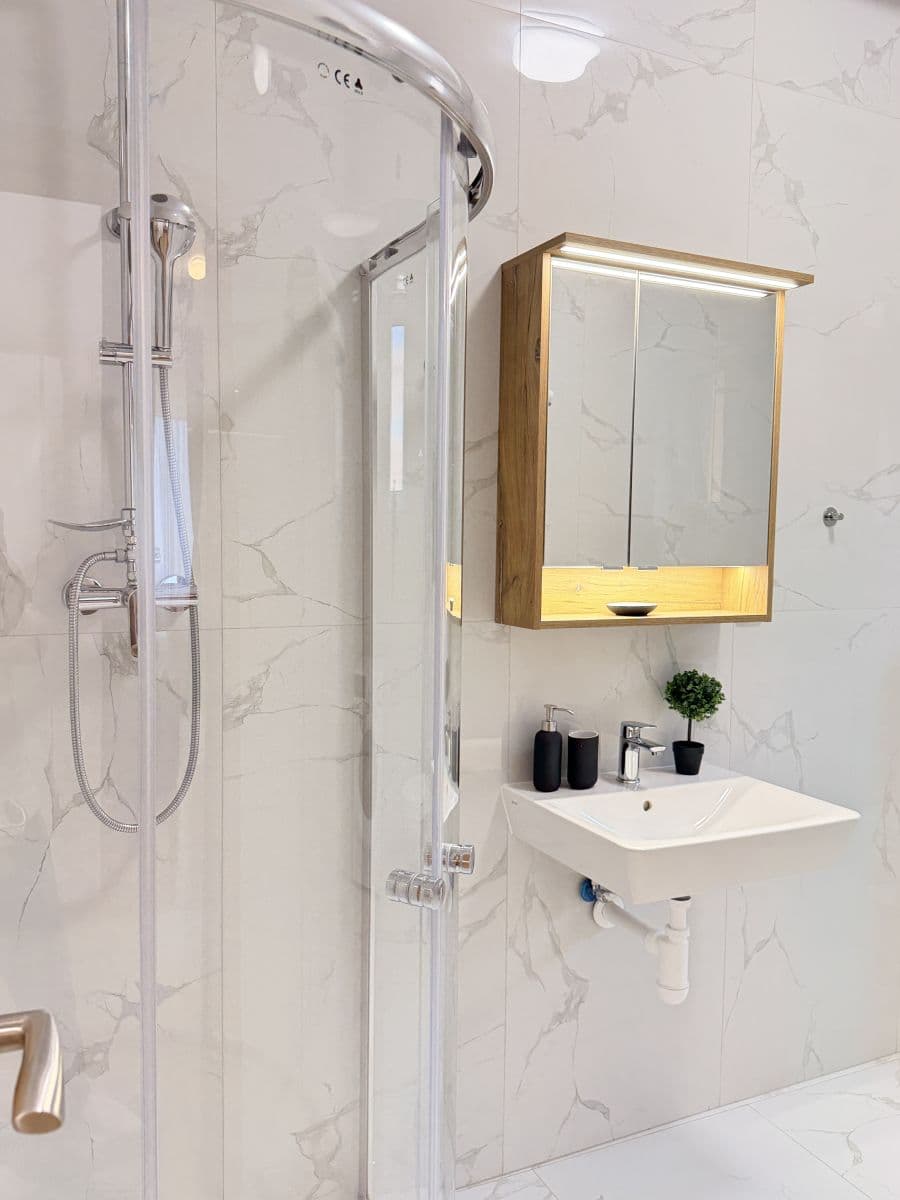 Prenájom bytu 44 m², Zbraslavská, Praha, Praha Prenájom bytu 44 m², Zbraslavská, Praha, Praha