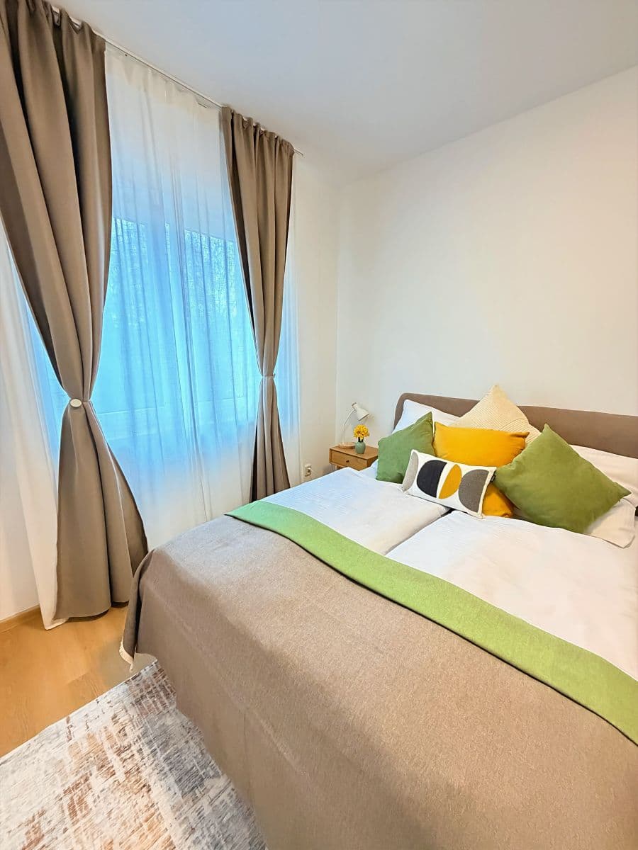 Prenájom bytu 44 m², Zbraslavská, Praha, Praha Prenájom bytu 44 m², Zbraslavská, Praha, Praha