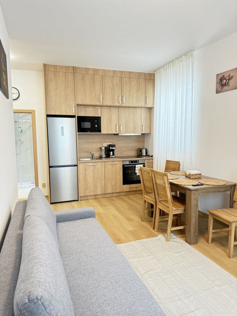 Prenájom bytu 44 m², Zbraslavská, Praha, Praha Prenájom bytu 44 m², Zbraslavská, Praha, Praha