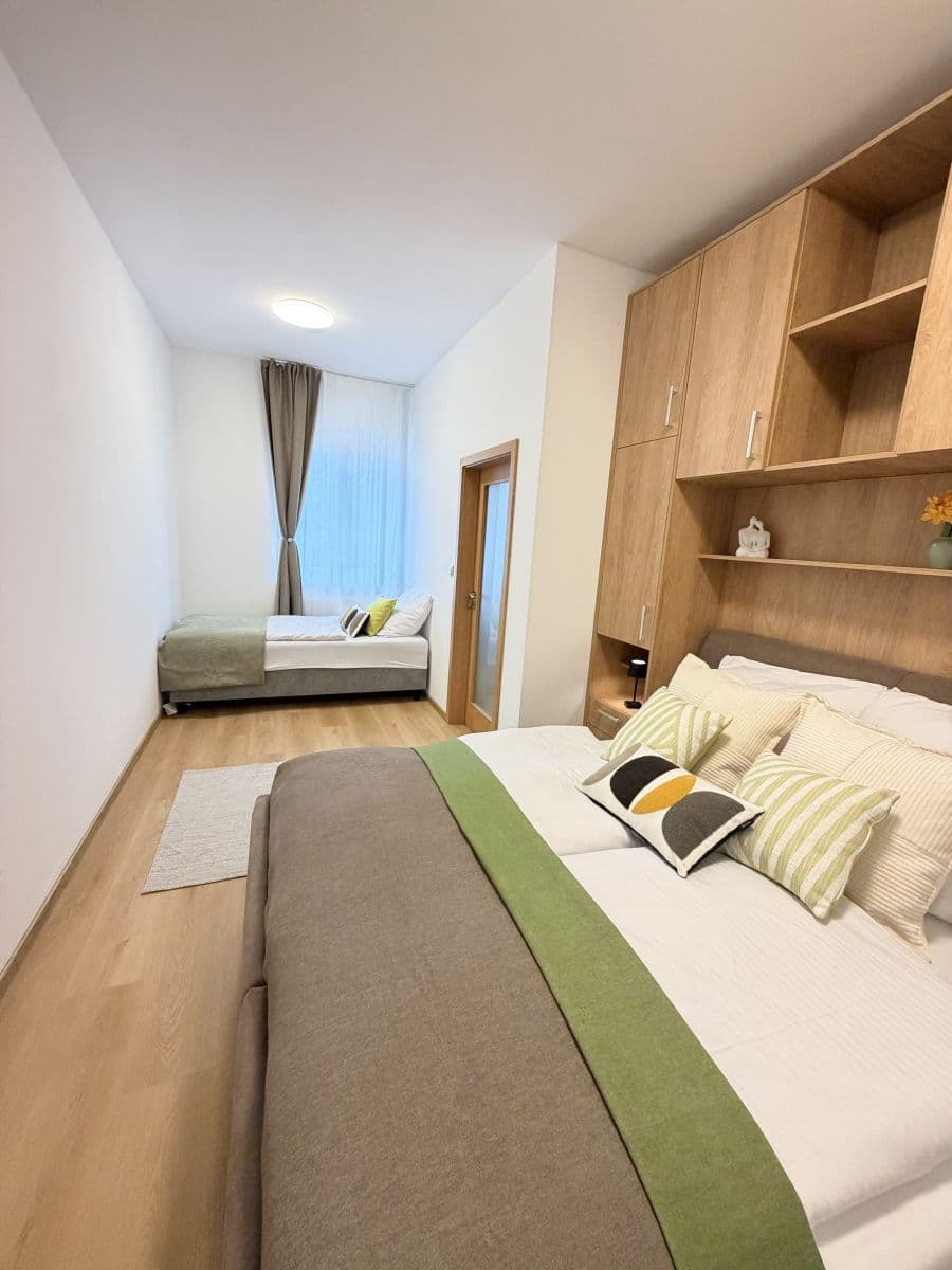 Prenájom bytu 53 m², Zbraslavská, Praha, Praha Prenájom bytu 53 m², Zbraslavská, Praha, Praha