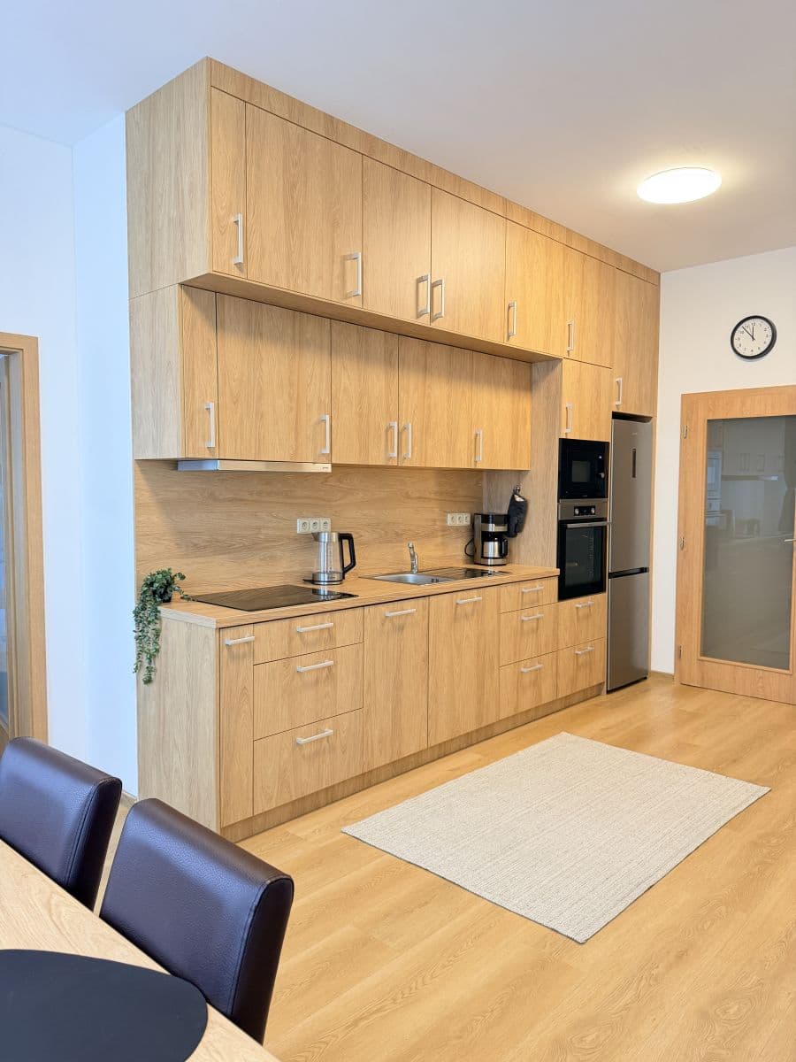 Prenájom bytu 53 m², Zbraslavská, Praha, Praha Prenájom bytu 53 m², Zbraslavská, Praha, Praha