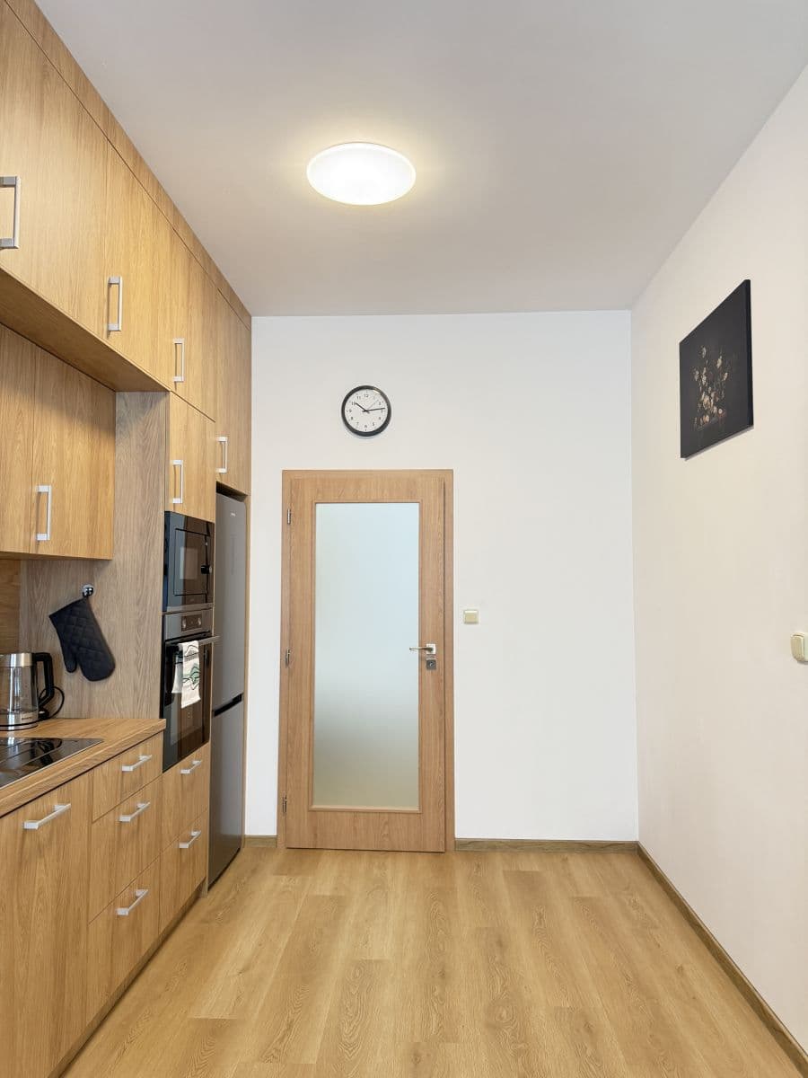 Prenájom bytu 53 m², Zbraslavská, Praha, Praha Prenájom bytu 53 m², Zbraslavská, Praha, Praha