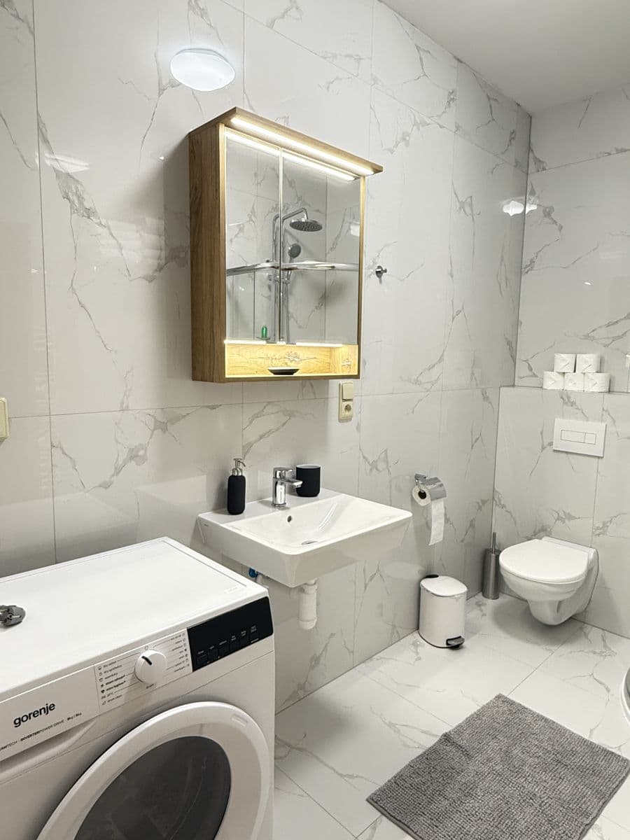 Prenájom bytu 53 m², Zbraslavská, Praha, Praha Prenájom bytu 53 m², Zbraslavská, Praha, Praha