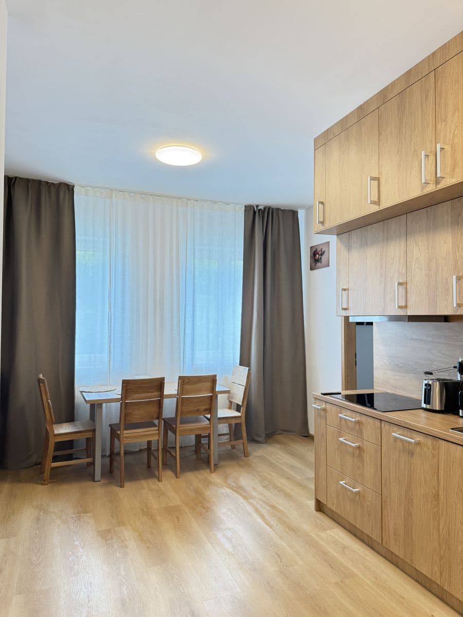 Prenájom bytu 53 m², Zbraslavská, Praha, Praha Prenájom bytu 53 m², Zbraslavská, Praha, Praha