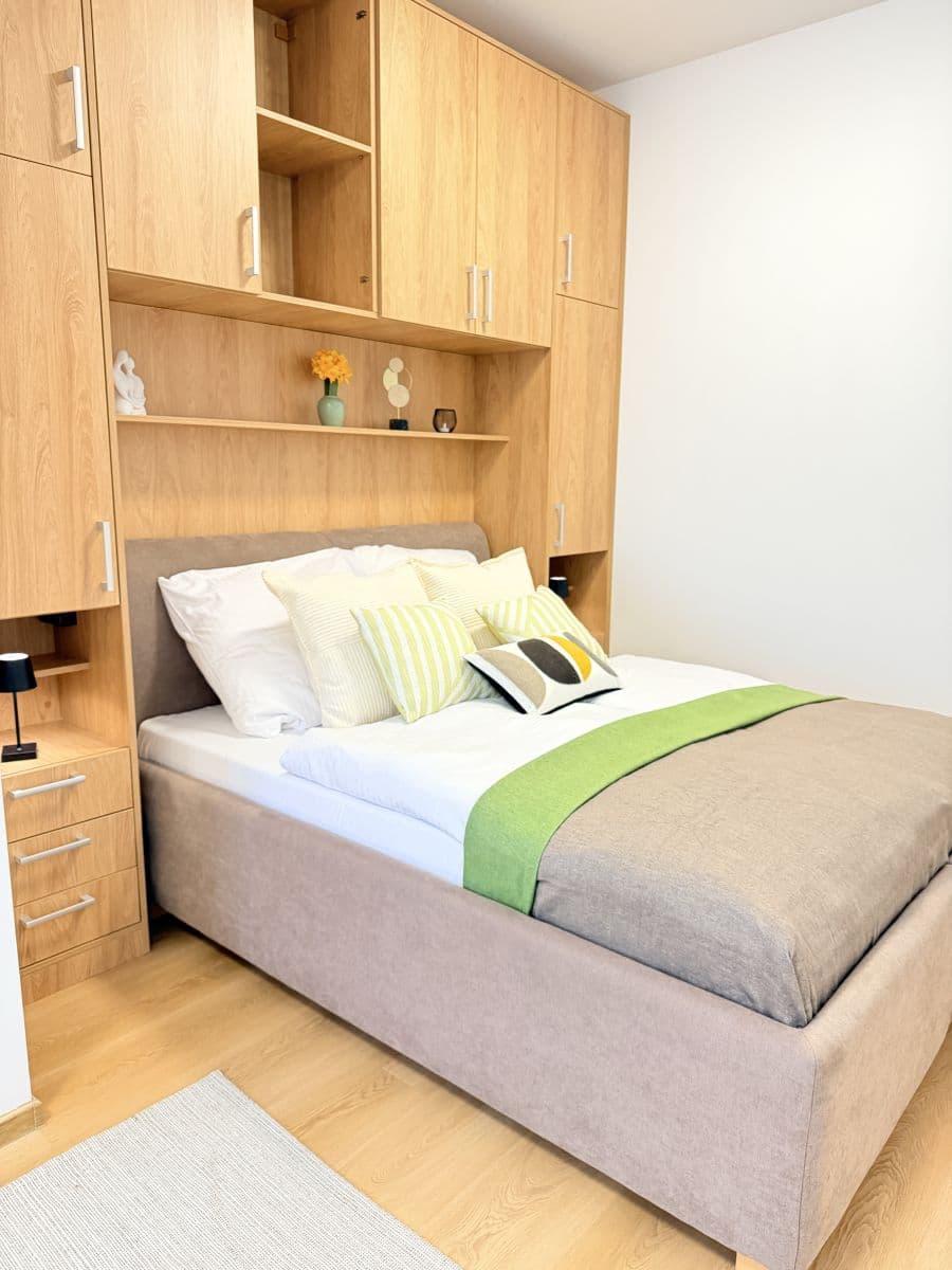 Prenájom bytu 53 m², Zbraslavská, Praha, Praha Prenájom bytu 53 m², Zbraslavská, Praha, Praha