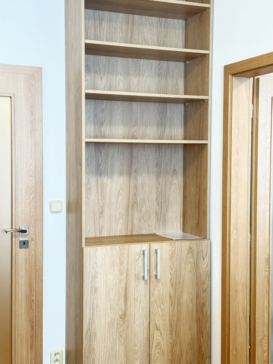 Prenájom bytu 40 m², Zbraslavská, Praha, Praha Prenájom bytu 40 m², Zbraslavská, Praha, Praha