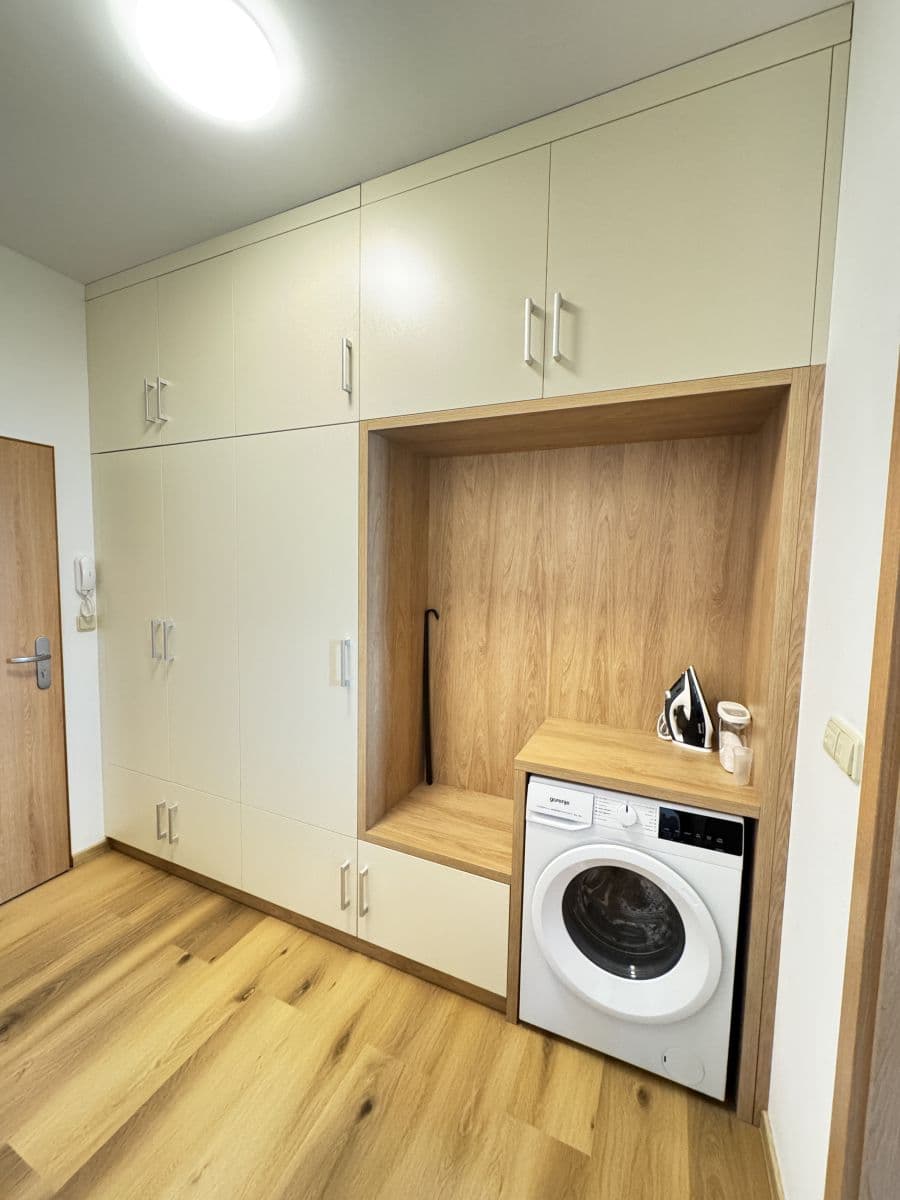 Prenájom bytu 31 m², Zbraslavská, Praha, Praha Prenájom bytu 31 m², Zbraslavská, Praha, Praha