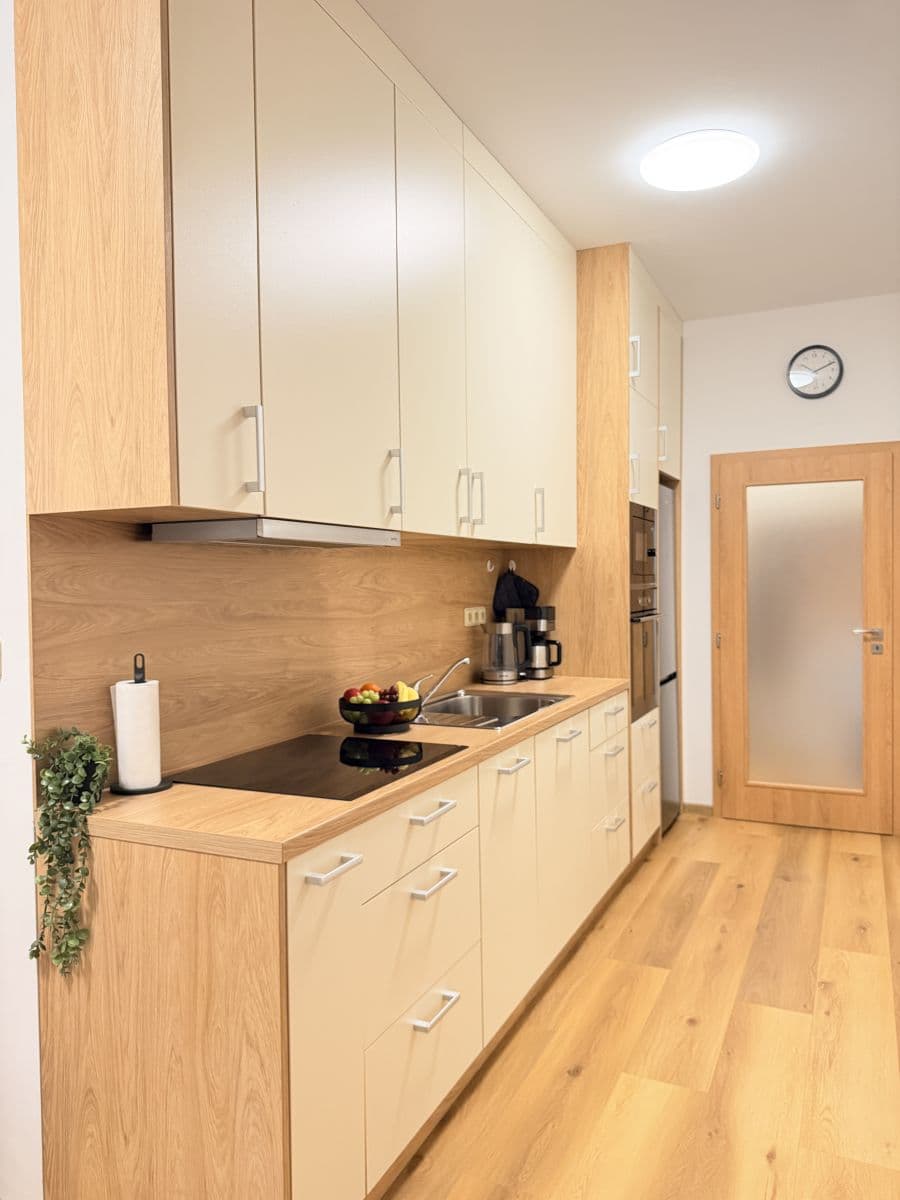 Prenájom bytu 43 m², Zbraslavská, Praha, Praha Prenájom bytu 43 m², Zbraslavská, Praha, Praha