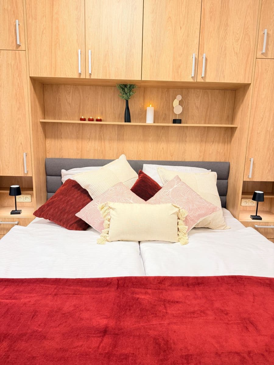 Prenájom bytu 43 m², Zbraslavská, Praha, Praha Prenájom bytu 43 m², Zbraslavská, Praha, Praha