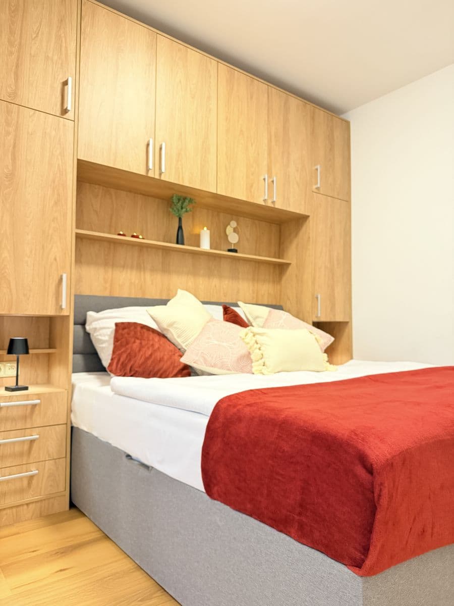 Prenájom bytu 43 m², Zbraslavská, Praha, Praha Prenájom bytu 43 m², Zbraslavská, Praha, Praha