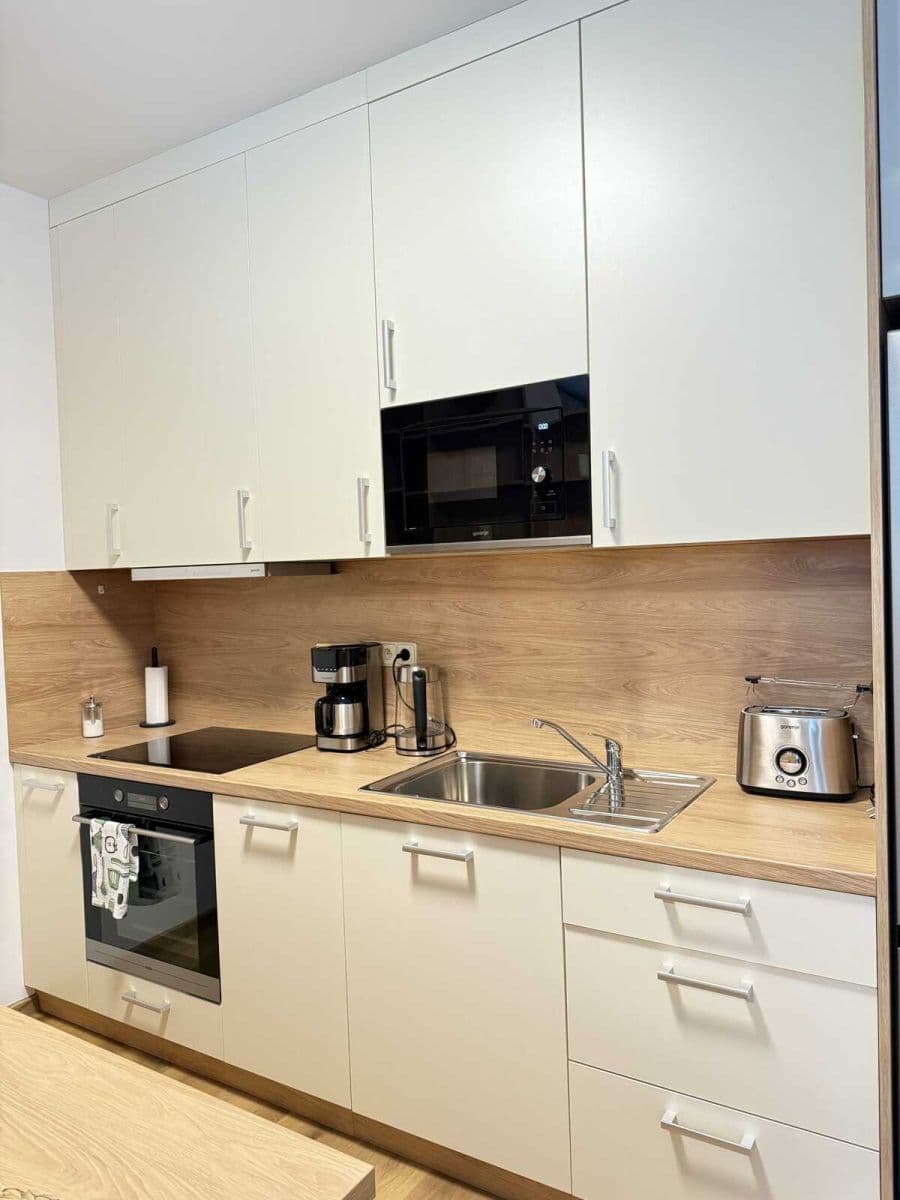 Prenájom bytu 34 m², Zbraslavská, Praha, Praha Prenájom bytu 34 m², Zbraslavská, Praha, Praha