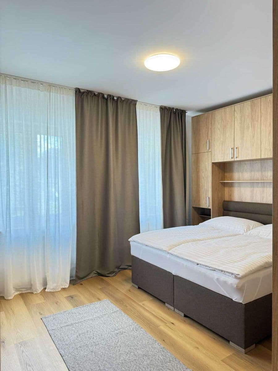 Prenájom bytu 34 m², Zbraslavská, Praha, Praha Prenájom bytu 34 m², Zbraslavská, Praha, Praha