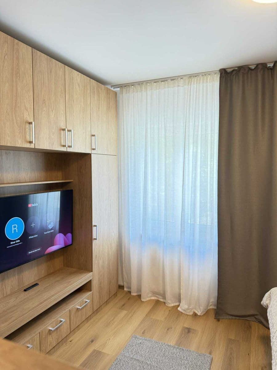 Prenájom bytu 34 m², Zbraslavská, Praha, Praha Prenájom bytu 34 m², Zbraslavská, Praha, Praha