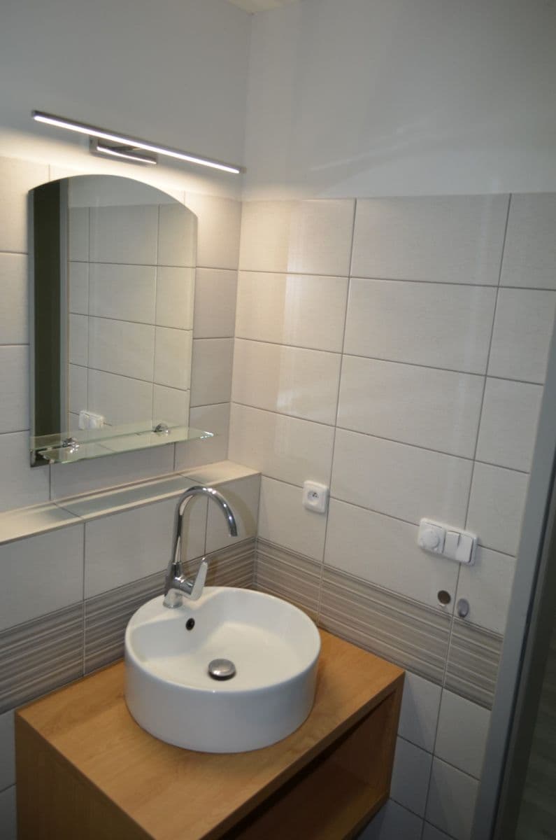 Prenájom bytu 1-izbový 35 m², Jeremiášova, Praha, Praha Prenájom bytu 1-izbový 35 m², Jeremiášova, Praha, Praha