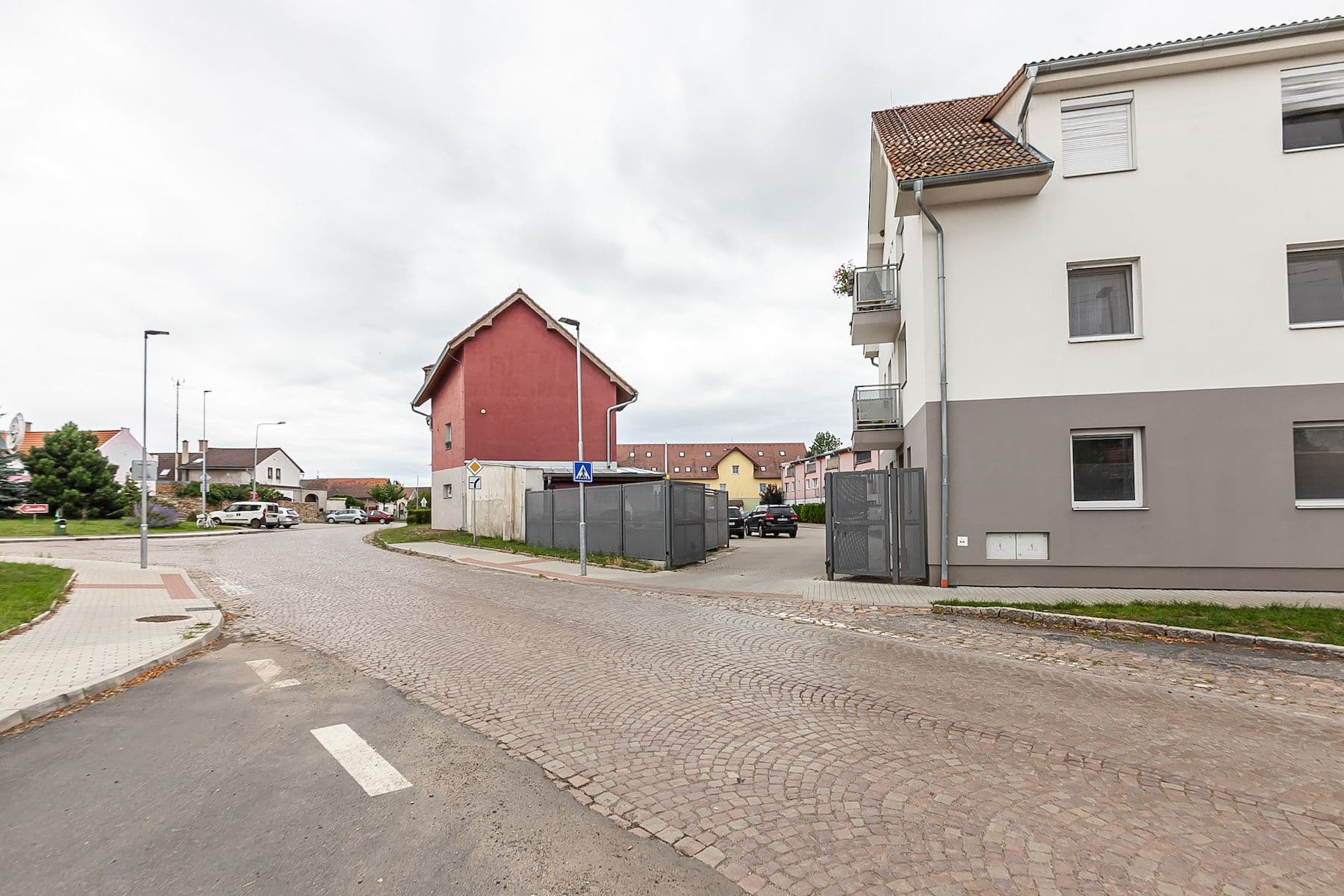 Predaj bytu 4-izbový 116 m², Břežany II, Středočeský kraj Predaj bytu 4-izbový 116 m², Břežany II, Středočeský kraj