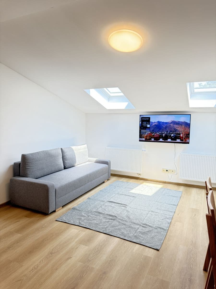 Prenájom bytu 56 m², Zbraslavská, Praha, Praha Prenájom bytu 56 m², Zbraslavská, Praha, Praha