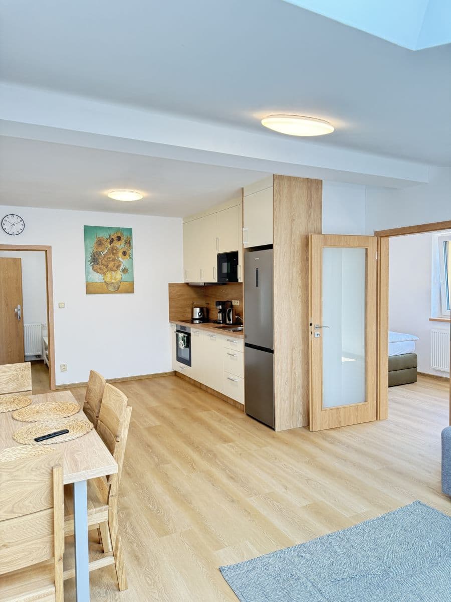 Prenájom bytu 56 m², Zbraslavská, Praha, Praha Prenájom bytu 56 m², Zbraslavská, Praha, Praha