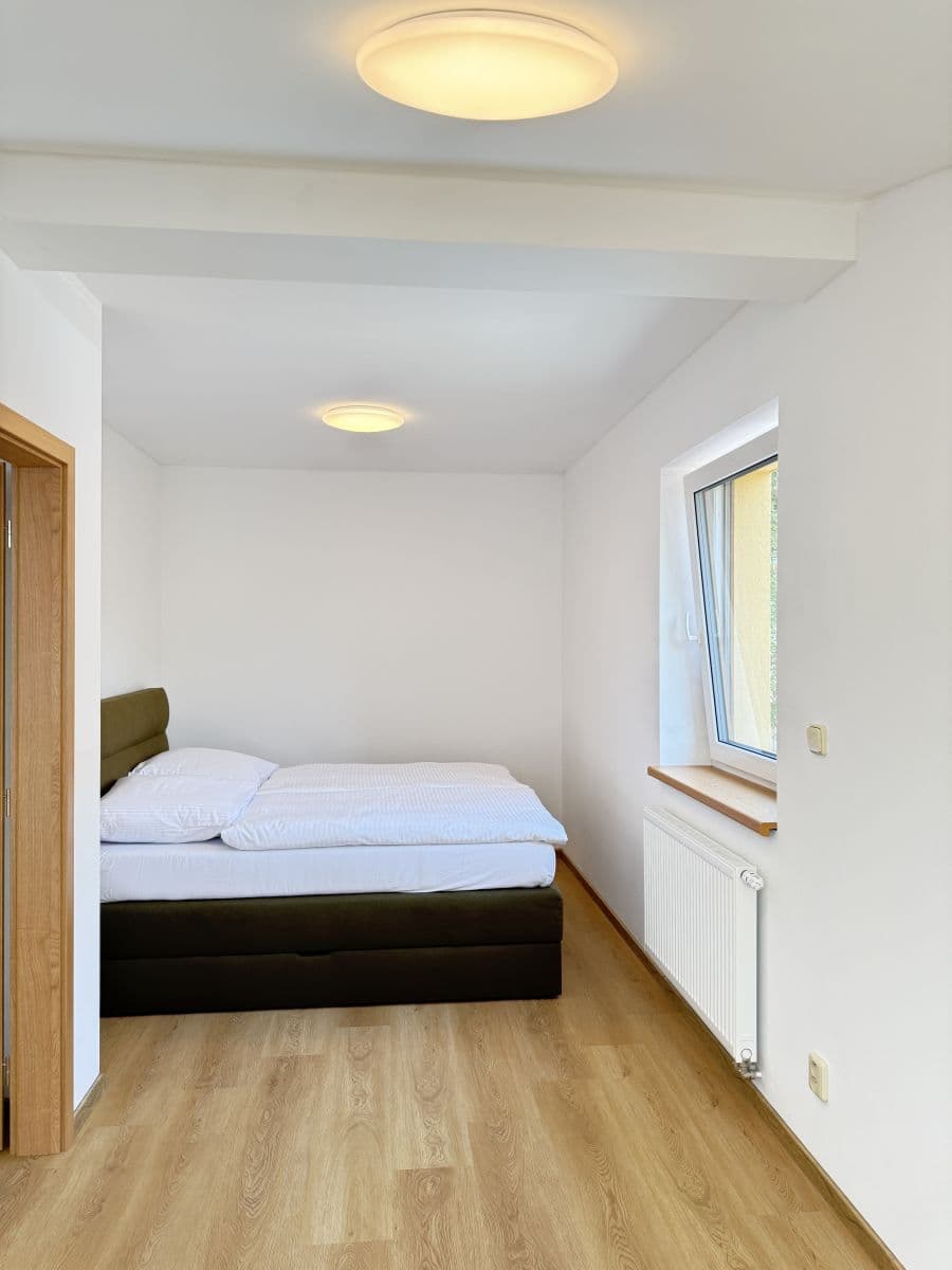Prenájom bytu 56 m², Zbraslavská, Praha, Praha Prenájom bytu 56 m², Zbraslavská, Praha, Praha