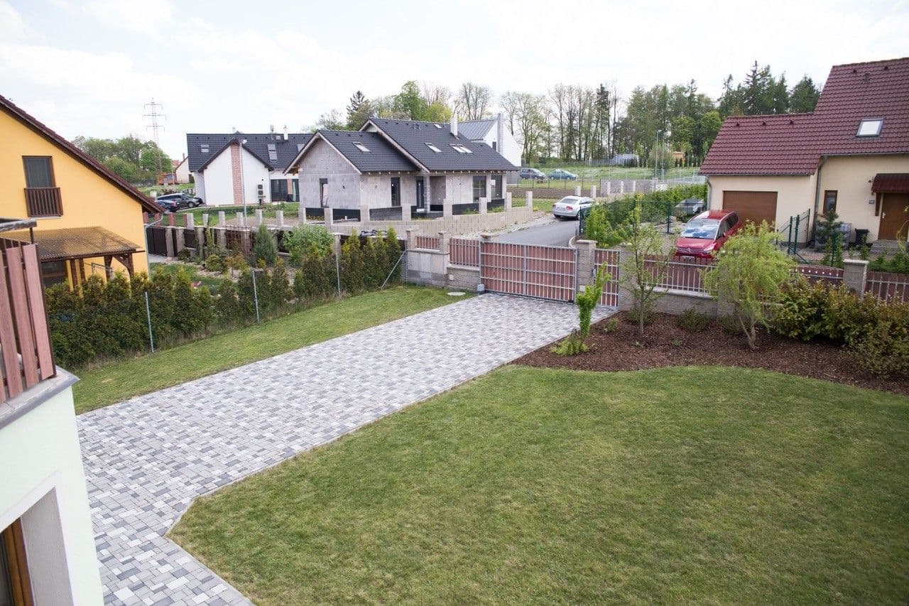 Prenájom domu 180 m², pozemek 439 m², Nad Rybníkem, Unhošť, Středočeský kraj Prenájom domu 180 m², pozemek 439 m², Nad Rybníkem, Unhošť, Středočeský kraj