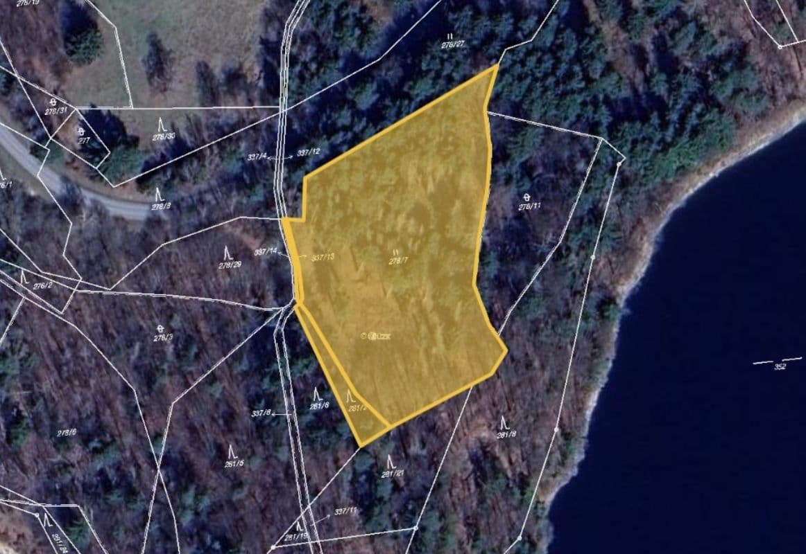 Predaj pozemku 5.200 m², Chlum-Korouhvice, Kraj Vysočina Predaj pozemku 5.200 m², Chlum-Korouhvice, Kraj Vysočina