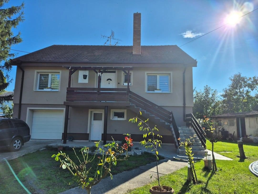 Predaj domu 320 m², pozemek 1.303 m², Ňárad, Trnavský kraj Predaj domu 320 m², pozemek 1.303 m², Ňárad, Trnavský kraj