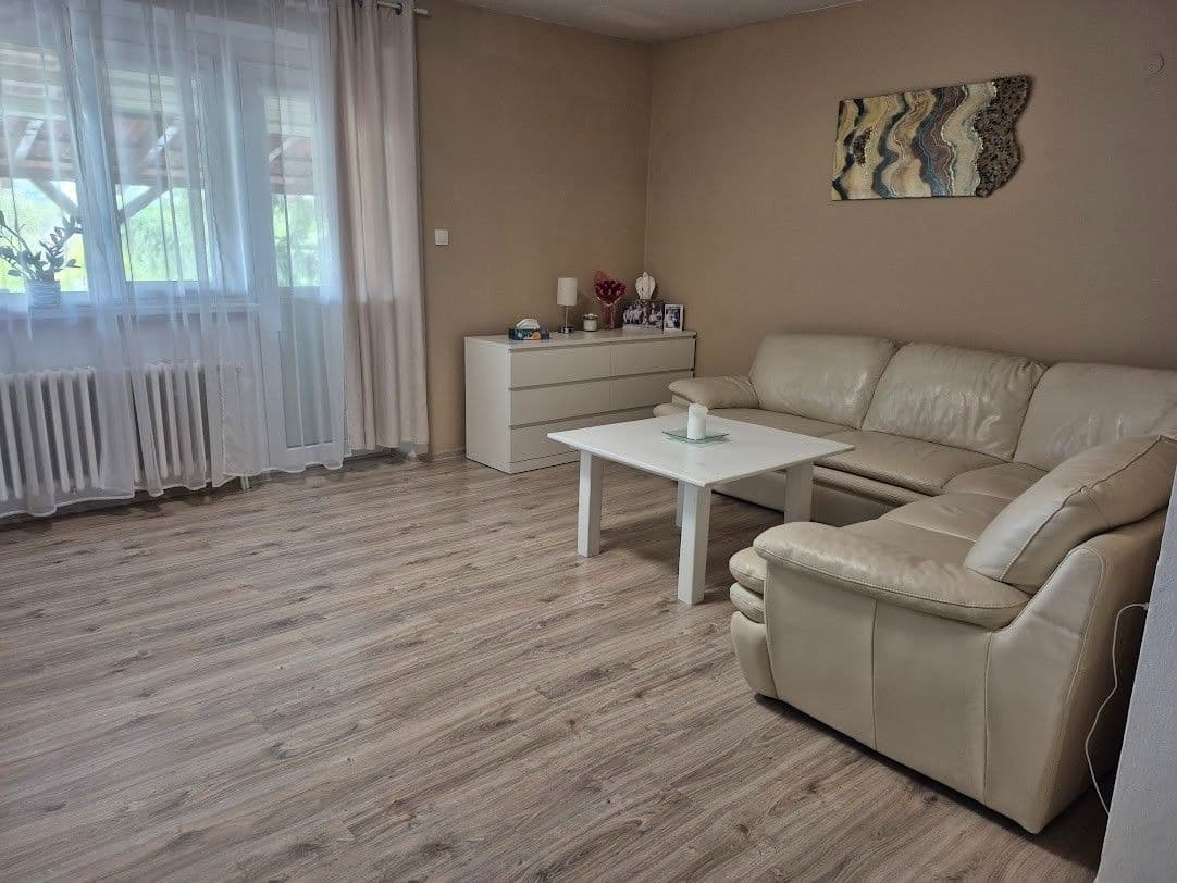 Predaj domu 320 m², pozemek 1.303 m², Ňárad, Trnavský kraj Predaj domu 320 m², pozemek 1.303 m², Ňárad, Trnavský kraj