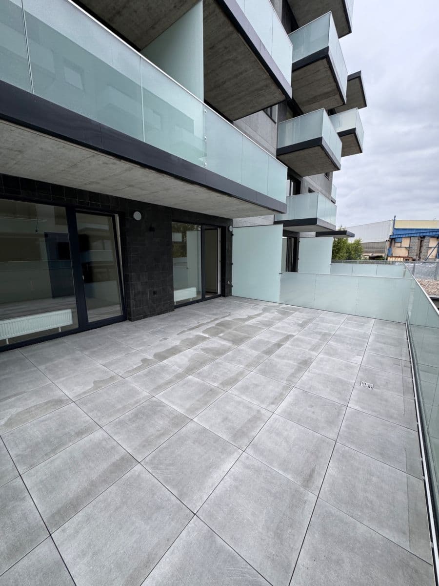 Prenájom bytu 2-izbový 56 m², Čakovická, Praha, Praha Prenájom bytu 2-izbový 56 m², Čakovická, Praha, Praha