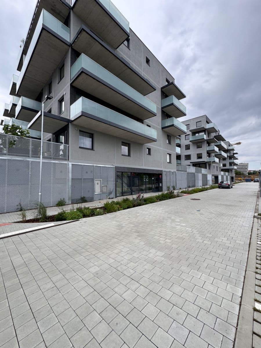 Prenájom bytu 2-izbový 56 m², Čakovická, Praha, Praha Prenájom bytu 2-izbový 56 m², Čakovická, Praha, Praha