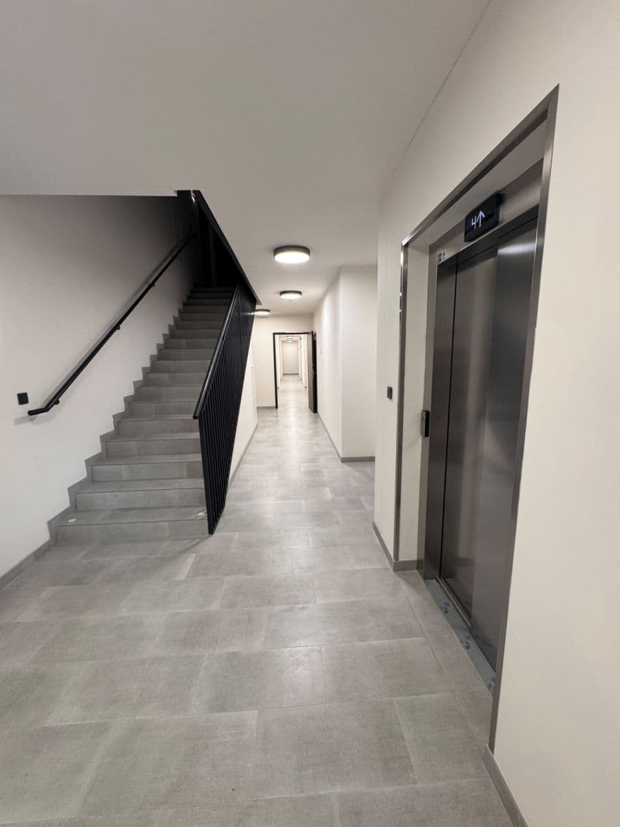 Prenájom bytu 2-izbový 56 m², Čakovická, Praha, Praha Prenájom bytu 2-izbový 56 m², Čakovická, Praha, Praha