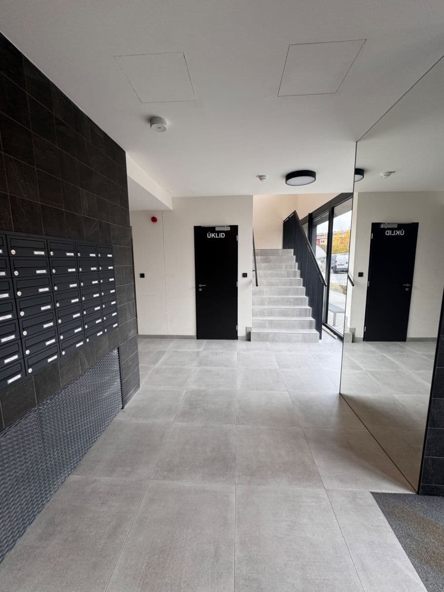 Prenájom bytu 2-izbový 56 m², Čakovická, Praha, Praha Prenájom bytu 2-izbový 56 m², Čakovická, Praha, Praha