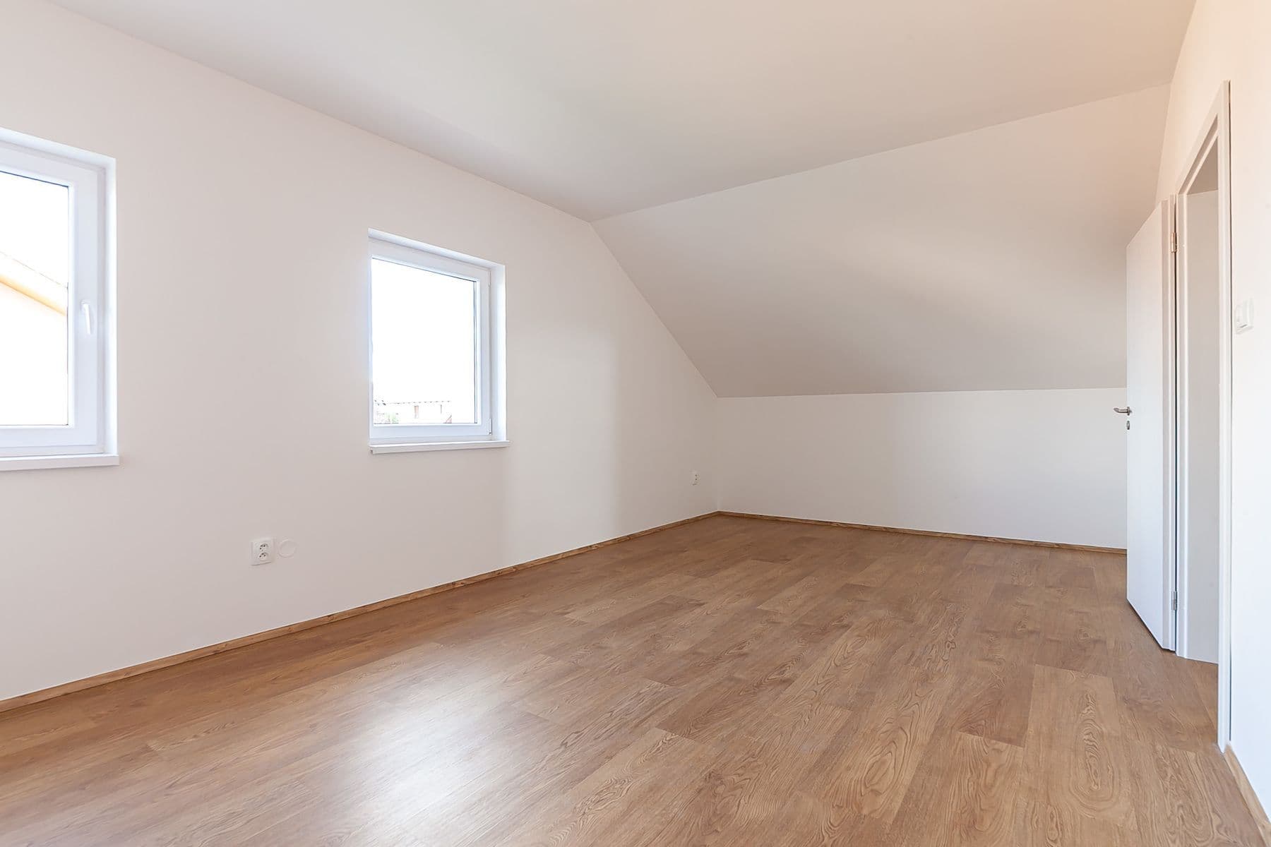 Predaj domu 206 m², pozemek 601 m², U Topolu, Stochov, Středočeský kraj Predaj domu 206 m², pozemek 601 m², U Topolu, Stochov, Středočeský kraj