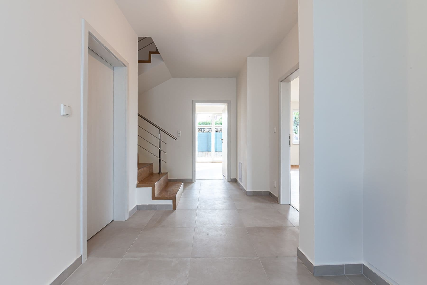 Predaj domu 206 m², pozemek 601 m², U Topolu, Stochov, Středočeský kraj Predaj domu 206 m², pozemek 601 m², U Topolu, Stochov, Středočeský kraj