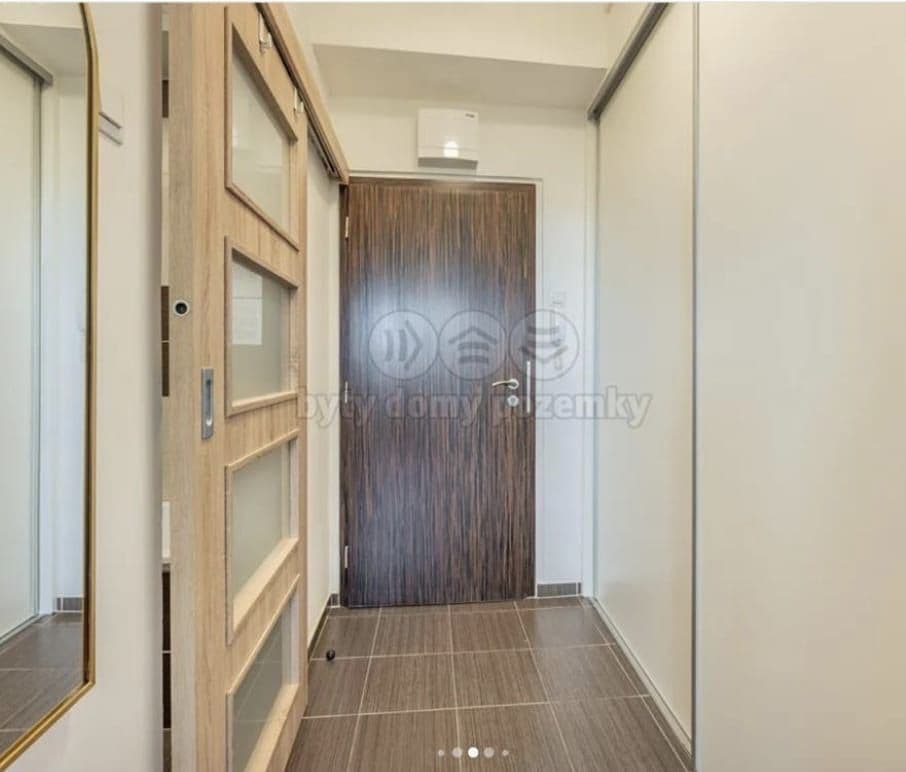 Prenájom bytu Garsoniéra 21 m², Suchdolské náměstí, Praha, Praha Prenájom bytu Garsoniéra 21 m², Suchdolské náměstí, Praha, Praha