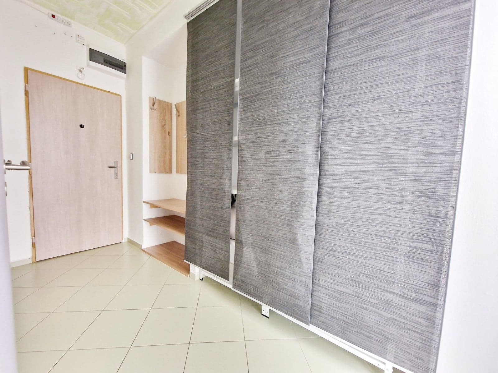 Prenájom bytu 2-izbový 56 m², Studentská, Mělník, Středočeský kraj Prenájom bytu 2-izbový 56 m², Studentská, Mělník, Středočeský kraj